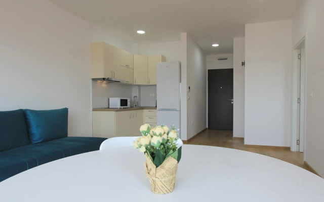 Lovely one bedroom apartment with parking space