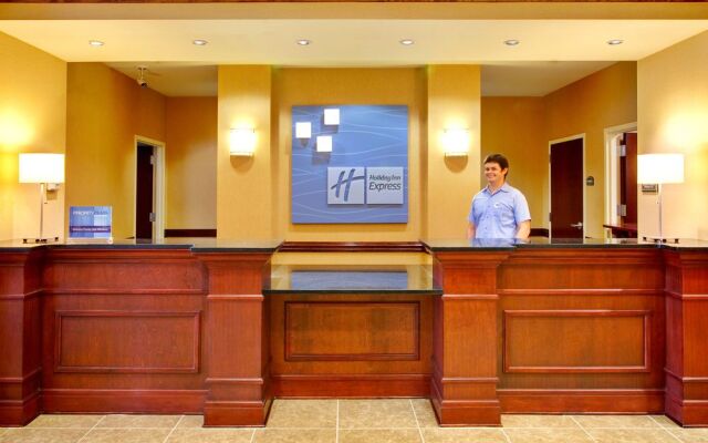 Holiday Inn Express Hotel & Suites Millington-Memphis Area