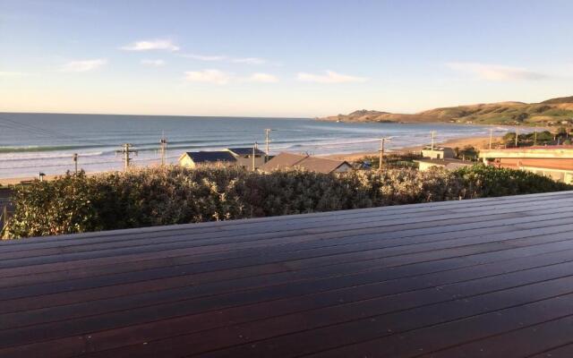 Kaka Point Views Apartment 1