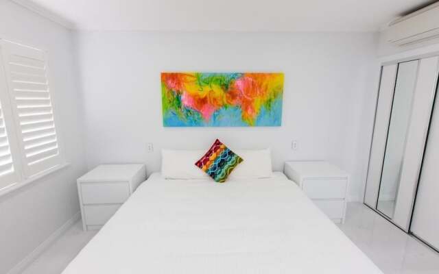 603 On The Beach - Luxury Apartment