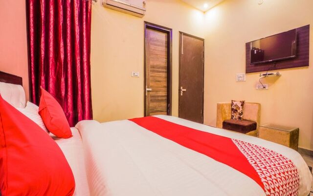 Oyo 24743 Janak Residency