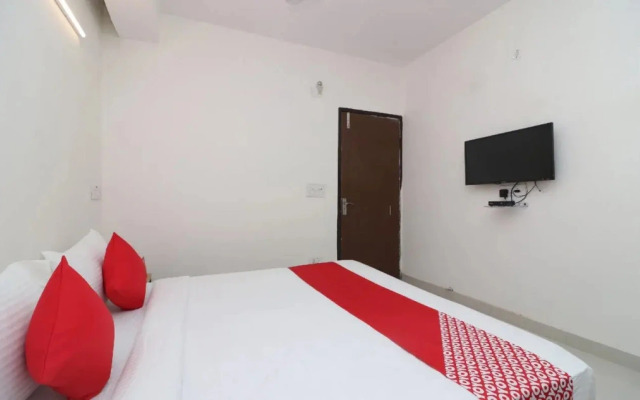 OYO Flagship 26685 Palam VIllage