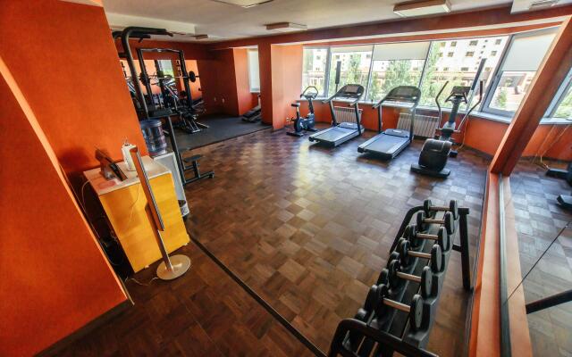 Best Western Plus Burlington Inn & Suites