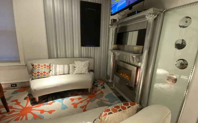 Stylish 4 bedroom home near Philadelphia
