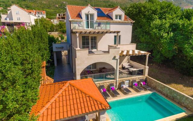 Hedera Estate, Villa Hedera X