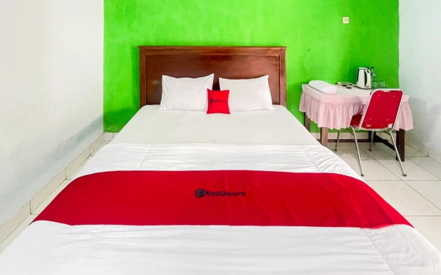 RedDoorz Seven 71 One – Guest Rooms – Manna