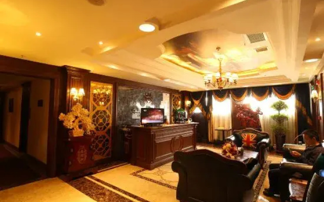 Christine Hotel (Korla Xinhuijia Branch)