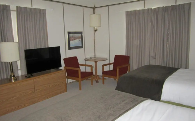 Triple J Hotel & Cabins