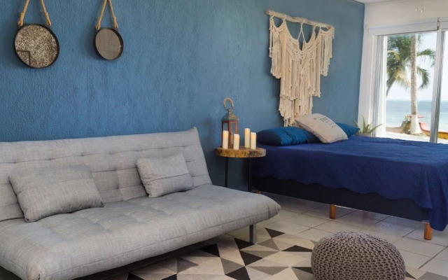 Peaceful & Confortable Oceanfront Studio
