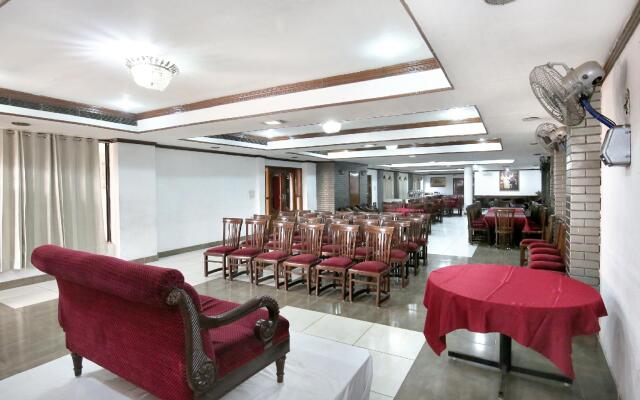 OYO 9985 Hotel Sekhon Grand