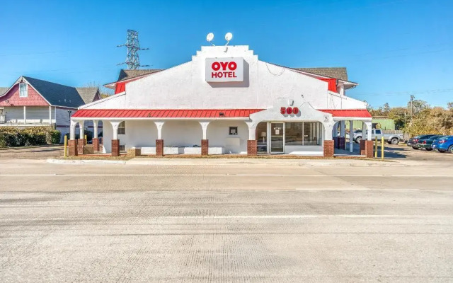 OYO Hotel Waco University Area/ I-35