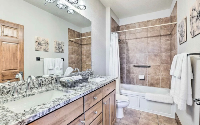 Ski-in/ski-out: Centrally Located Granby Condo!