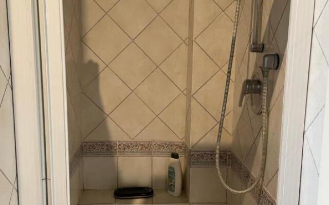 Zen Apartment Located In Turin Pre Hill