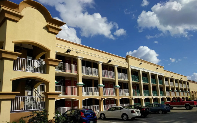 Red Carpet Inn Airport and Cruise Port Hotel Fort Lauderdale
