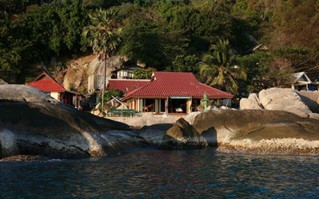 Lighthouse Bungalows and Restaurant