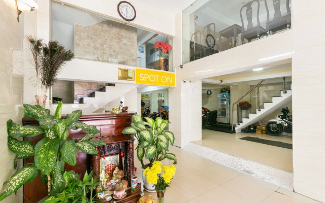 OYO 626 Quy Loc Hotel