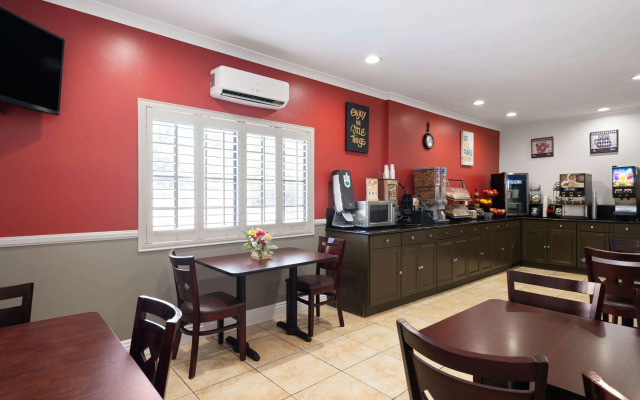 Ramada by Wyndham San Diego Poway Miramar