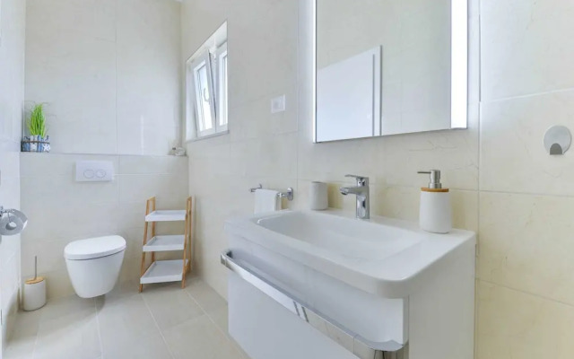 Vila Regina with pool