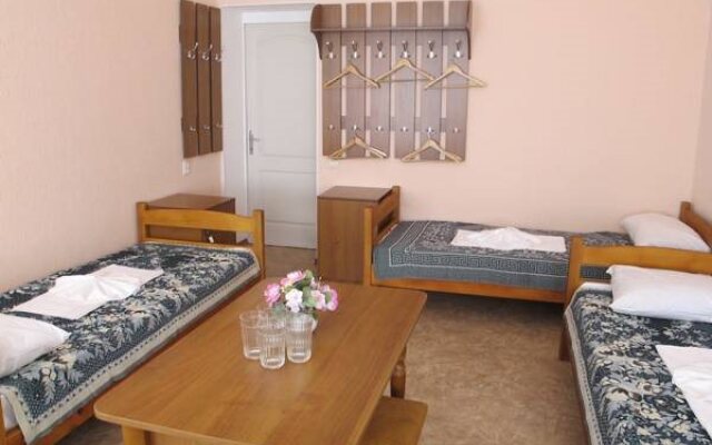 Uyutniy Hostel