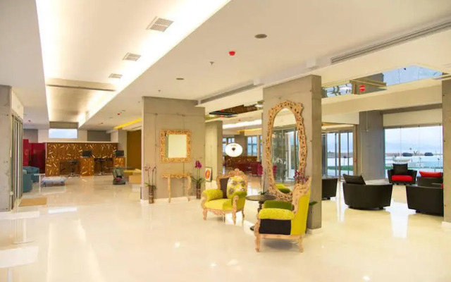 Buca Beach Resort