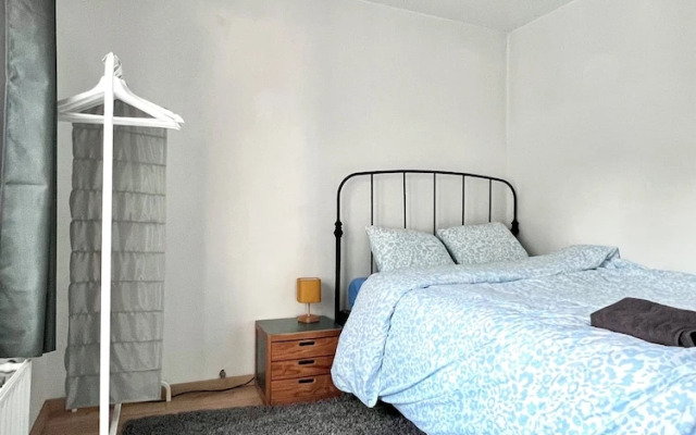 Spacious Family Apartment Midi