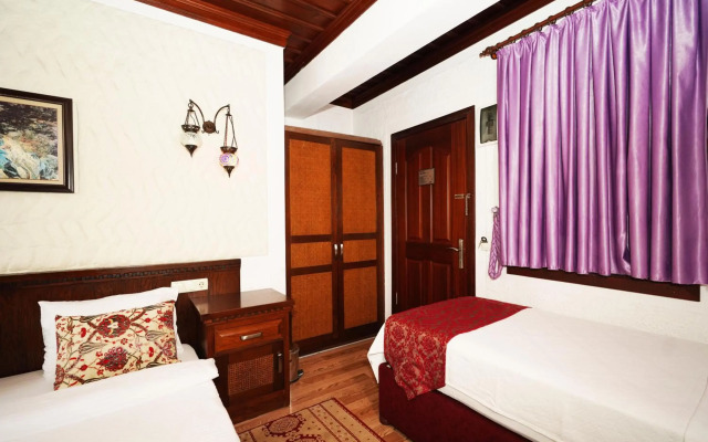 Cicerone Lodge Hotel