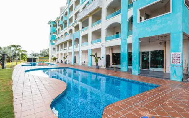 AnyLodge Waterfront Marina Island Pangkor