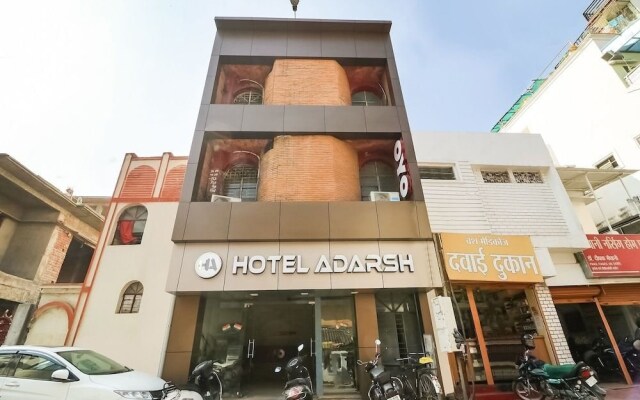 OYO 28789 Hotel Adarsh