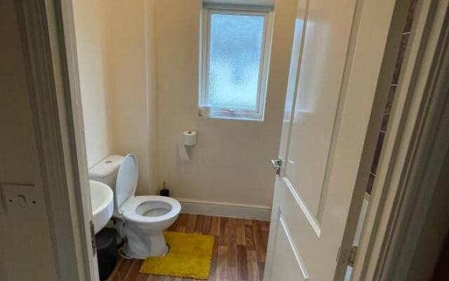 Holiday Home In Cardiff. Sleeps 6
