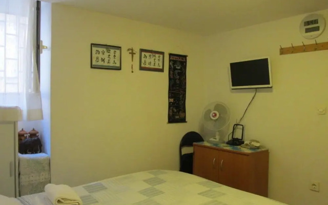 Homey 1-BR Apt