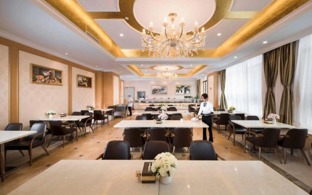 Vienna International Hotel (Li Guang Load Yong Run Plaza)