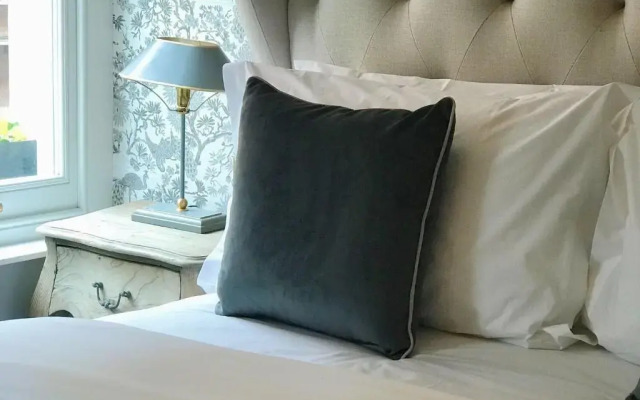 The Grafton Arms Pub & Rooms