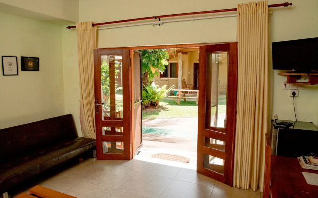 Villa Shade