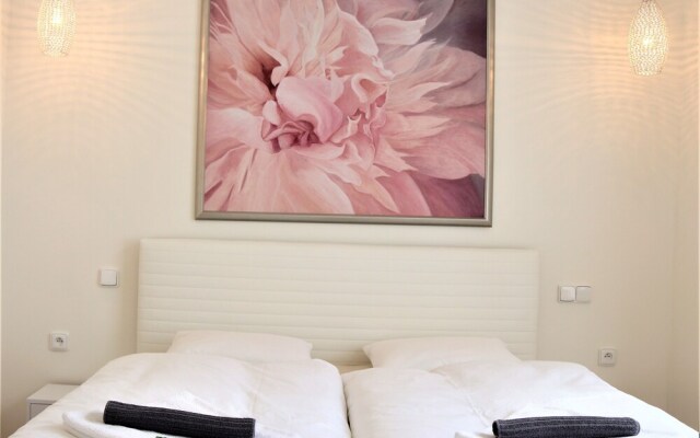 Flowers apartments