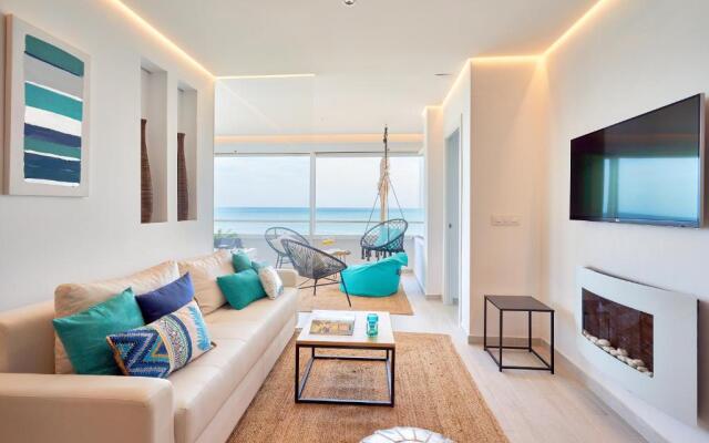 PURO BEACH. Charming apartment with jacuzzi.
