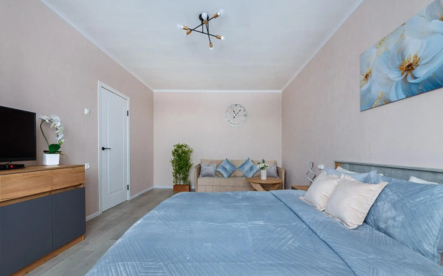 ApartLux on Kirovogradskaya