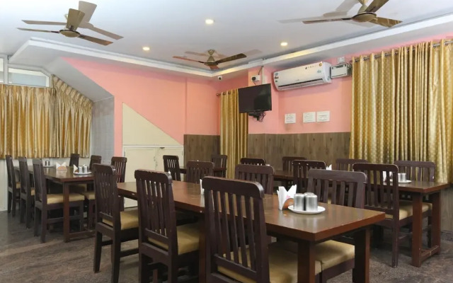 Oyo 6637 Hotel Bvn Grand