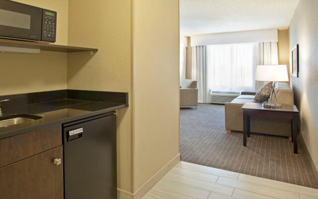 Holiday Inn Express Hotel & Suites Minneapolis-Minnetonka, an IHG Hotel