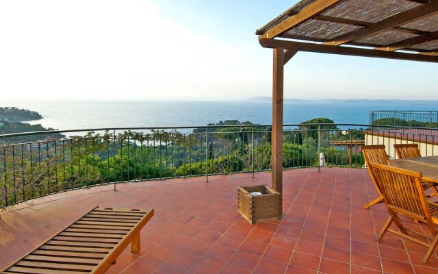 Three-room Apartment Porto Santo Stefano