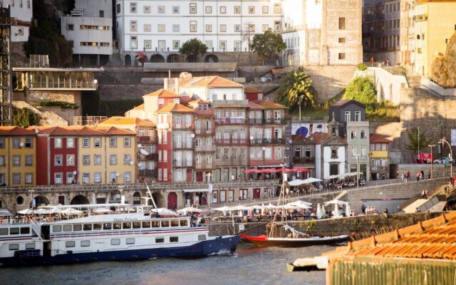 Porto Views & Wines by Porto City Hosts