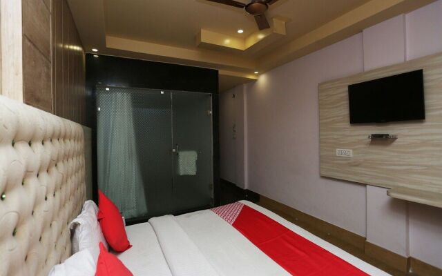 OYO 35366 Hotel Shiv Murti