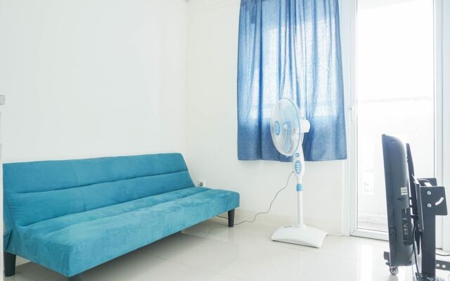 Cozy and Simply 1BR Green Pramuka Apartment