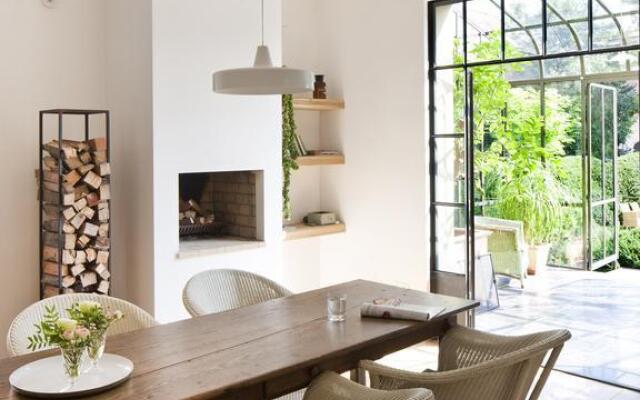 Jacquemine Luxury Guesthouse & Art Gallery