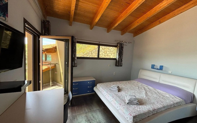 Smaragdine Blue Villa