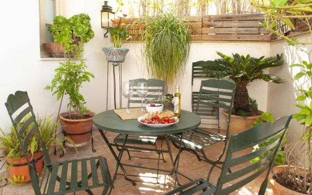 CH Apartments Rooftop Terrace