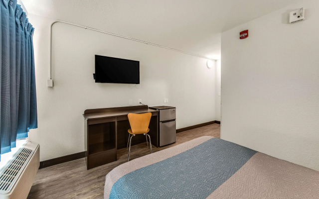 Motel 6 Fort Wayne, IN