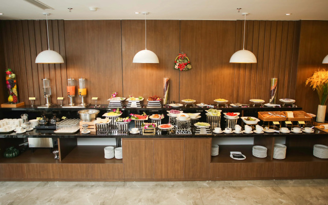 Reyna Hotel Hanoi