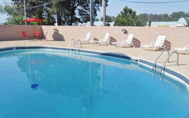 Americas Best Value Inn - Williamsburg/Lightfoot Area
