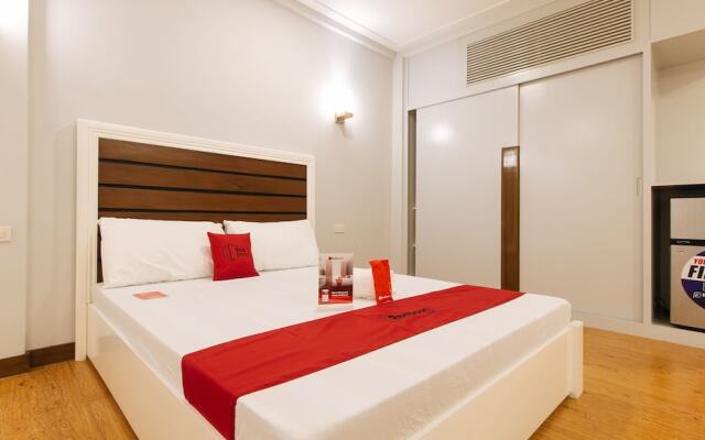 RedDoorz Premium @ Trece Indang Road