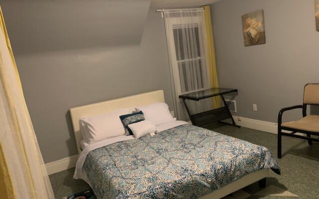Pontiac Guest House